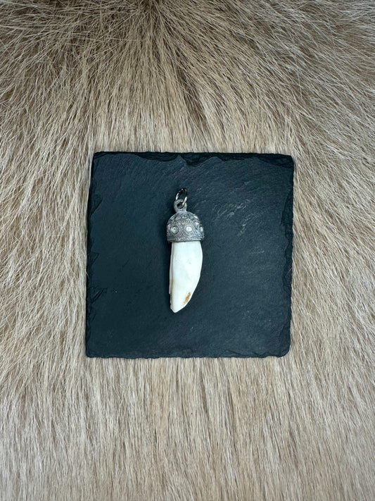 Anhänger Wildschwein Waffe Nr. 9