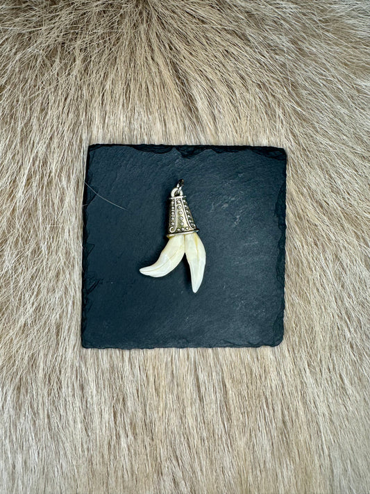 Anhänger Dachszähne Nr. 3