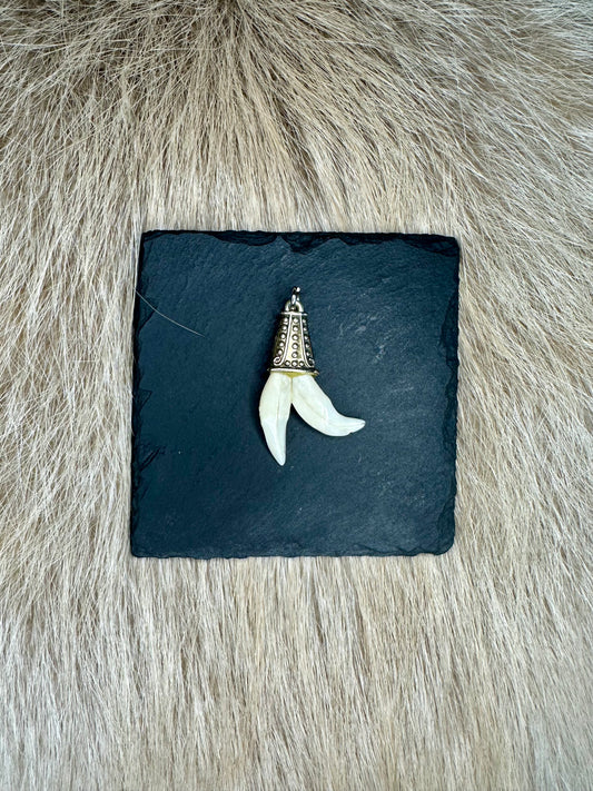 Anhänger Dachszähne Nr. 3