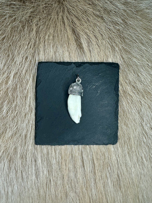 Anhänger Wildschwein Waffe Nr. 9