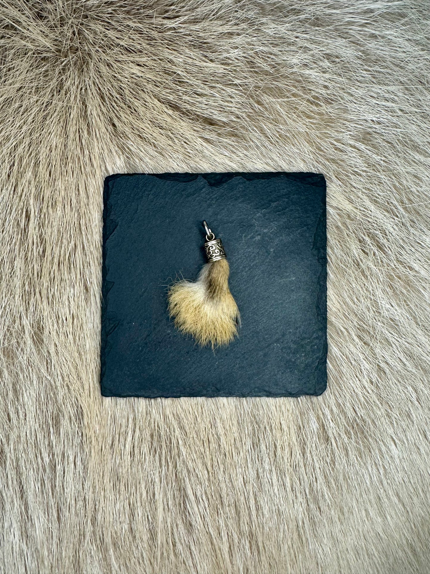 Anhänger Hasenkralle Nr. 1